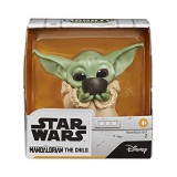 Hasbro Star Wars: Baby Yoda levest szürcsölő figura