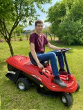 HECHT 5161 - Fűnyíró traktor OHV motor 224ccm 1hengeres, 5,7Le,munkaszélesség 61cm, vágási magasság 35-75mm, fém házas, gyűjtőkosár 150l,max sebesség 4,6/2,3km/h