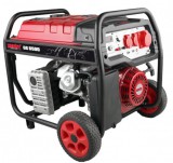 Hecht GG6500 áramfejlesztő, motor: 389 cm³, max. nyomaték: 23 Nm, állandó teljesítmény: 5000 W, max. teljesítmény: 5500 W, zajszint: 96 dB, tartály: 25 l, aljzat: 3x230 V/16 A, 1x12 V DC, biztosíték, digitális voltmérő, AVR feszültség szabályzó