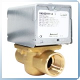 Honeywell 1-utú motoros zónaszelep, segédkapcsolóval, alaphelyzetben zárt, 1", belső menet, 230Vac,