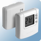 Honeywell DT92 rádiófrekvenciás digitális szobatermosztát, BDR91 relés egységgel