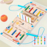 Interaktív családi társasjáték négy színnel és stratégiai elemekkel