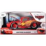 Jada Toys Verdák: Villám McQeen fém autó nyitható motorháztetővel 1/24 méretarányban - Simba Toys