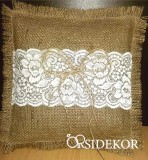 Juta gyűrűpárna csipkével és spárgával