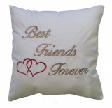 Kámán Lászlóné EV 1171 Bp. Rákoskerti utca 1. Best Friends Forever plüss párna 35x35 fehér