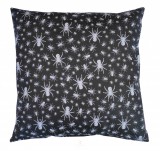 Kámán Lászlóné EV 1171 Bp. Rákoskerti utca 1. Pókos díszpárna 39x39 cm