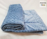 Kék színű, bélelt téli babatakaró