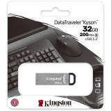 KINGSTON KYSON DATA TRAVELER PENDRIVE 32GB USB 3.2 Gen1 Ezüst (200 MB/s olvasási sebesség)