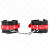 KINK WRIST RESTRAINT Kink - állítható fekete csuklóbilincsek piros övvel