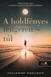 Könyvmolyképző Kiadó Kft. Julianne Maclean: A holdfényes tengeren túl - könyv