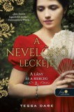 Könyvmolyképző Kiadó Kft. Tessa Dare: A nevelőnő leckéje - könyv