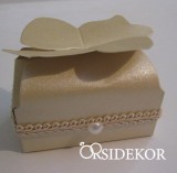 Köszönetajándék-doboz cukrozott mandulával, csokiszívvel