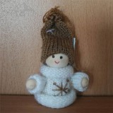 Kötött ruhás téli figura - bézs - fiú