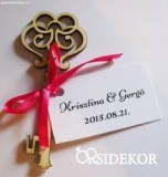 Kulcs fából, köszönetajándék és ültetőkártya 2 az 1-ben