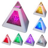 kütyübazár Ébresztőóra, digitális óra, asztali óra (színváltós, piramis alakú)