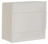 LEGRAND 134208 PractiboxS falon kívüli kiselosztó, fehér ajtóval, védőföld és nulla elosztókapoccsal, 1 sor 8 modul