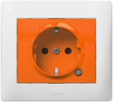LEGRAND 771045 Galea Life 2P+F dugalj csatlakozóaljzat gyermekvédelemmel, irányfénnyel, narancssárga