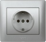LEGRAND 771364 Galea Life 2P+F dugalj csatlakozóaljzat gyermekvédelemmel, csapófedéllel, alumínium