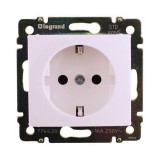 LEGRAND 774420 Valena 2P+F dugalj csatlakozóaljzat fehér keret nélküli kivitel
