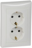 LEGRAND 774427 Valena 2x2P+F dugalj csatlakozóaljzat gyermekvédelemmel, fehér