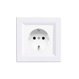 Leziter Nova földelt csatlakozóaljzat dugalj 16A 250V fehér kerettel