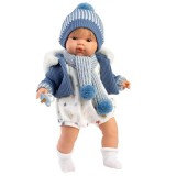Llorens: Sasha 38cm-es síró baba cumival kék kabátban bojtos sállal