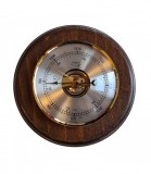 Lombik Barométer 3002 Dió színű fa hátlapon. Teljes méret Ø 140 mm.Műszer Ø 95 mm..
