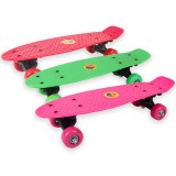 Magic Toys Old School gördeszka többféle változatban 56cm 1db