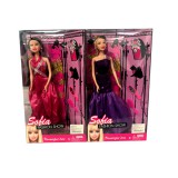 Magic Toys Sofia Fashion Show Utazó baba extra ruhával és bőrönddel 2 változatban