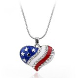 Maria King Amerikai zászlós szív medál nyaklánccal, ezüst színű