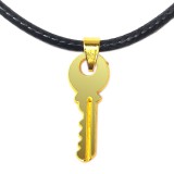 Maria King Arany színű kulcs medál bőr lánccal