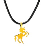Maria King Arany színű nemesacél Unikornis medál bőr nyaklánccal