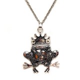 Maria King Békakirályfi medál lánccal, ezüst színű