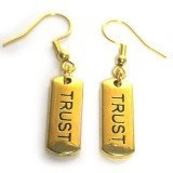 Maria King BIZALOM fülbevaló, választható arany vagy ezüst színű akasztóval