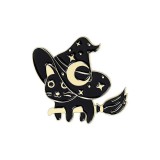 Maria King Boszorkány cica seprűn kitűző