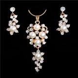 Maria King Elegáns kristály és gyöngy nyaklánc és fülbevaló szett