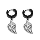 Maria King Ezüst színű falevél fülbevaló fekete akasztóval