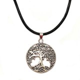 Maria King Ezüst színű nagyméretű Öreg Fa medál fekete bőr nyaklánccal