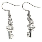 Maria King Ezüstkulcs fülbevaló, választható arany vagy ezüst színű akasztóval