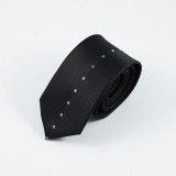 Maria King Fekete, pöttyös nyakkendő