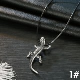 Maria King Gekkó medál műbőr nyaklánccal