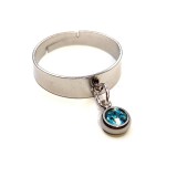Maria King Kék kristály charmos állítható méretű gyűrű, ezüst színű, választható szélességben