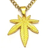 Maria King Kender (2) medál lánccal