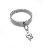 Maria King Kígyós charmos állítható méretű gyűrű, ezüst színű, választható szélességben