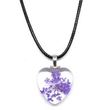 Maria King Lila virág szív üvegmedál fekete bőr nyaklánccal