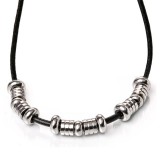 Maria King Mágnes záras bőr nyaklánc ezüst színű nemesacél díszekkel 2., márkadobozban