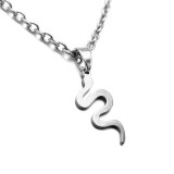 Maria King Nemesacél kígyós gyerek nyaklánc medállal