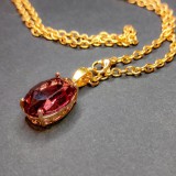 Maria King Ovális bordó kvarc kristály medál lánccal