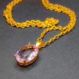 Maria King Ovális rózsaszín kvarc kristály medál lánccal