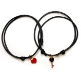 Maria King Páros zsinórszövet karkötő piros szív és fekete kulcs charmmal
